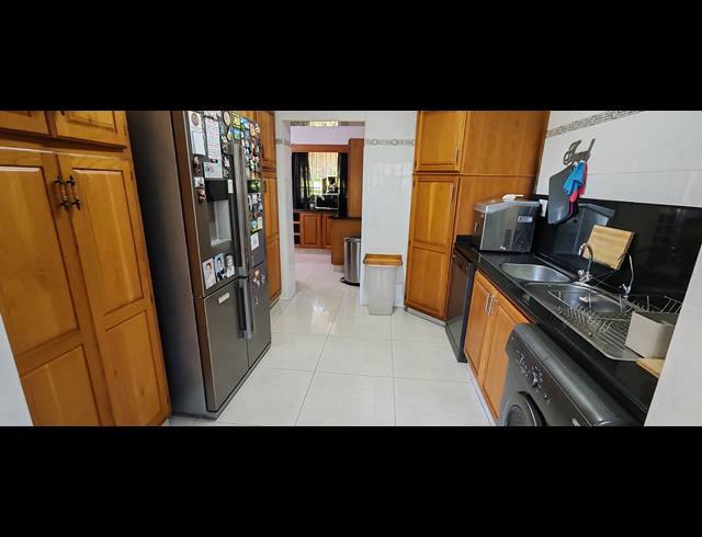 6 BEDROOM FREESTANDING FOR SALE IN ST MICHAELS ON SEA